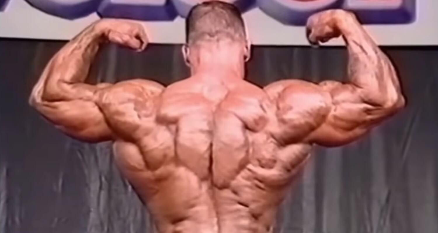 Der gewaltige Rücken von Dorian Yates (hier zu sehen in der Back Double Biceps) gilt als eine seiner größten Stärken.